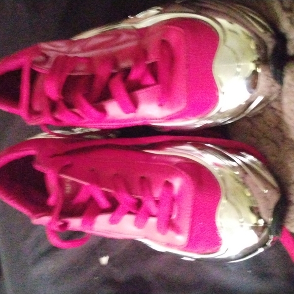 Men's footwear - Picture 1 of 3